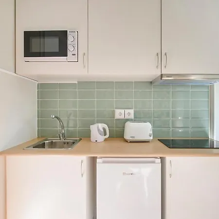 Cozy Marques De Pombal Appartamento Lisbona